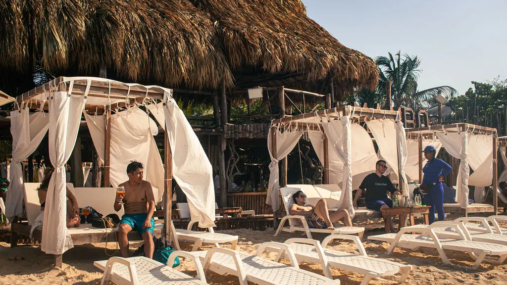 Mambo Beach Club por Lancha: fotografía real 2