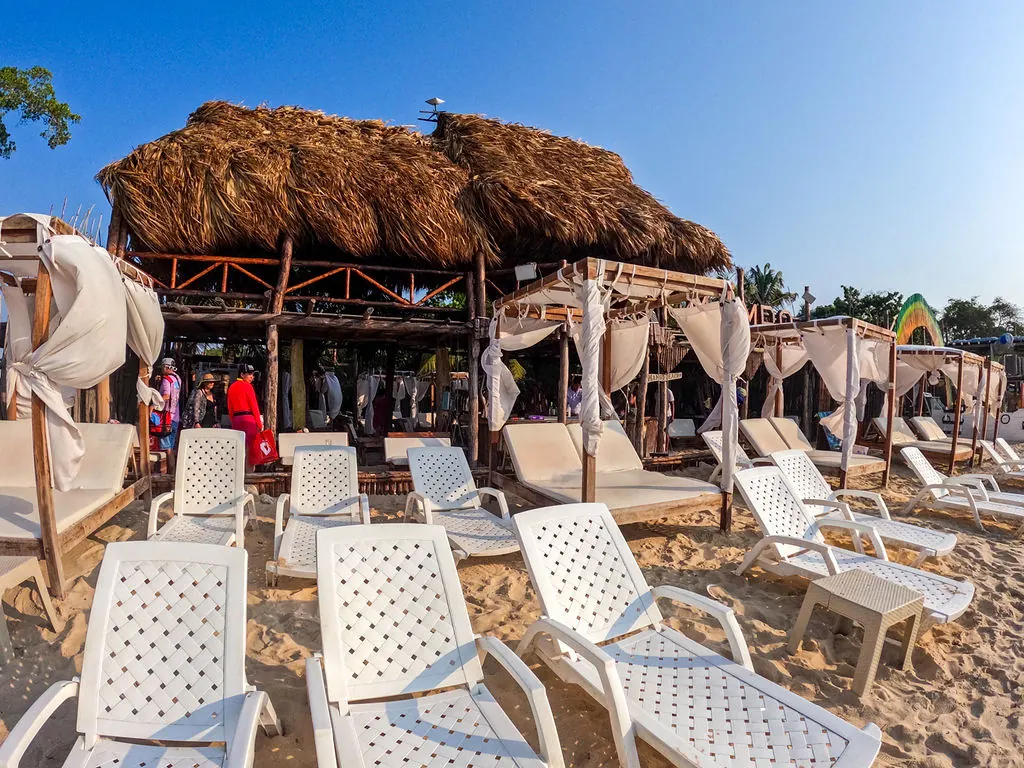 Mambo Beach Club por Lancha: fotografía real 3