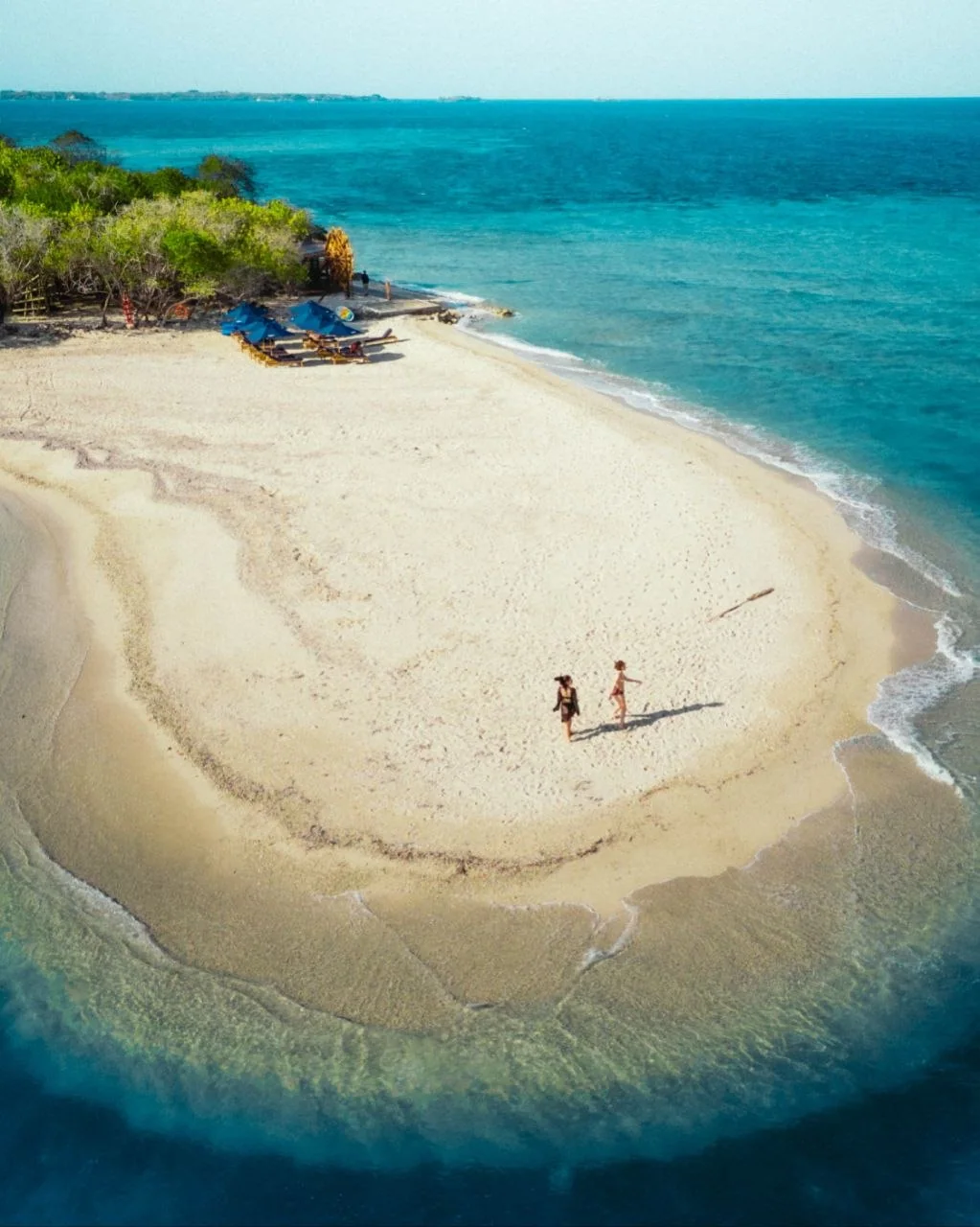 Playa privada de arena blanca en Corona Island