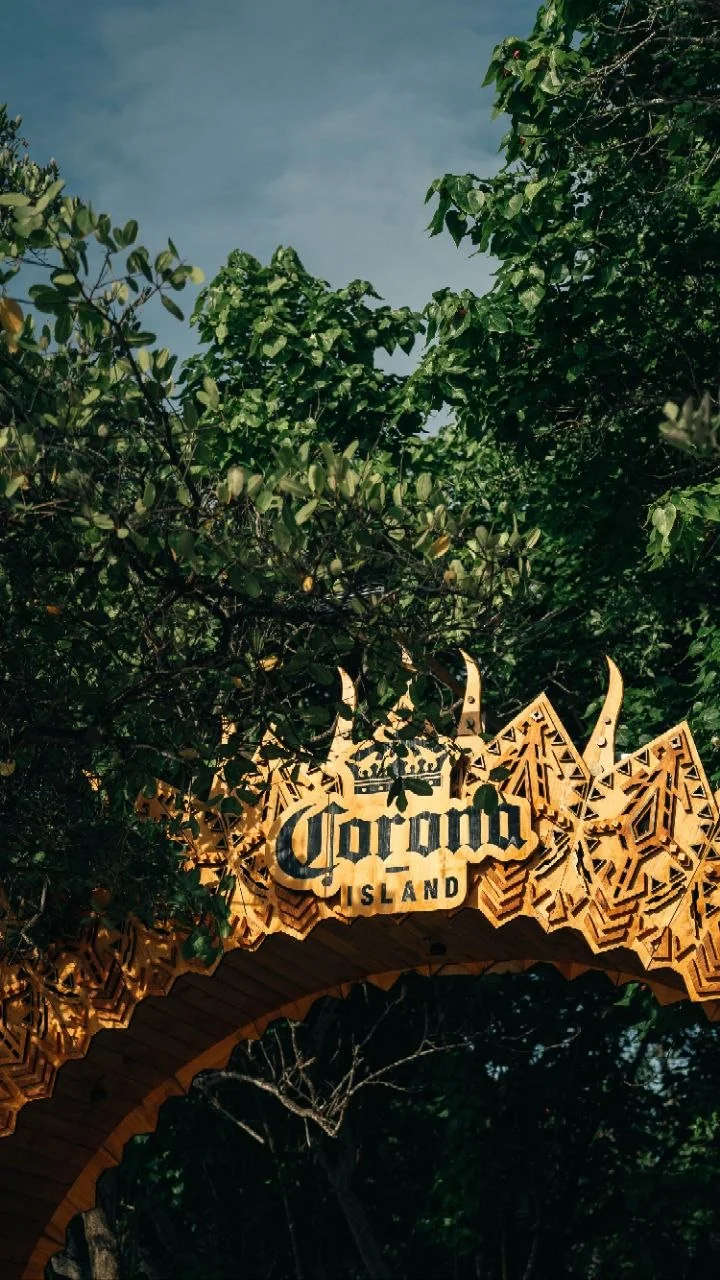 Entrada de madera de Corona Island