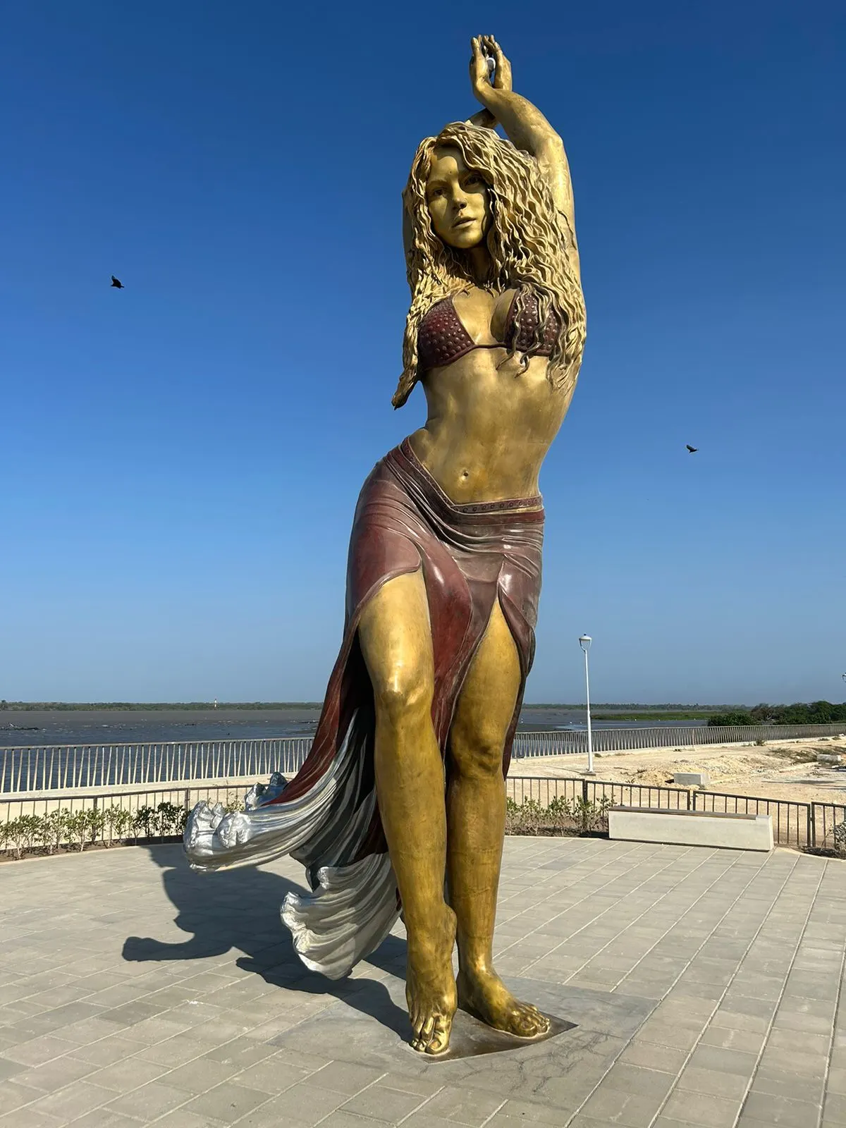Monumento de Shakira en el Gran Malecón de Barranquilla